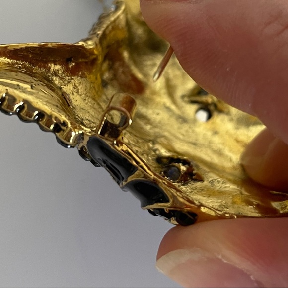 NEW Yin/Yang Cat Brooch with Blue Accents - Picture 3 of 5